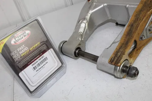1989 Yamaha YZ125 Swingarm 3JD-22110-00-00 Swing Arm YZ 125 89 new bearing kit