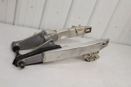 1993 - 1995 Suzuki RM250 OEM Swingarm 61000-28E11 Swing Arm RM 125 250 95/3