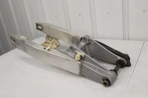 1993 - 1995 Suzuki RM250 OEM Swingarm 61000-28E11 Swing Arm RM 125 250 95/3