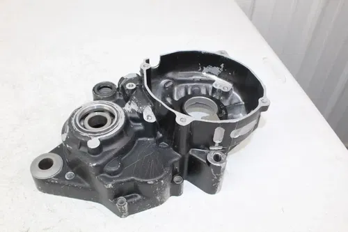1983 1984 Yamaha YZ125 OEM Right engine crank case 24X-15121-00-00 YZ 125 83