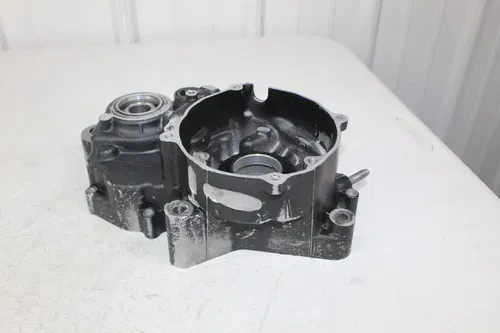 1983 1984 Yamaha YZ125 OEM Right engine crank case 24X-15121-00-00 YZ 125 83