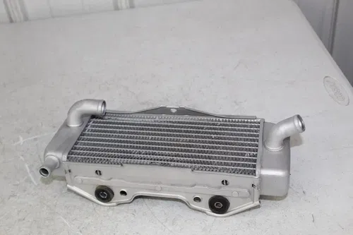 2004 2005 Kawasaki KX250F  OEM Right Radiator 39061-0004 KX Suzuki RMZ 250 04-06