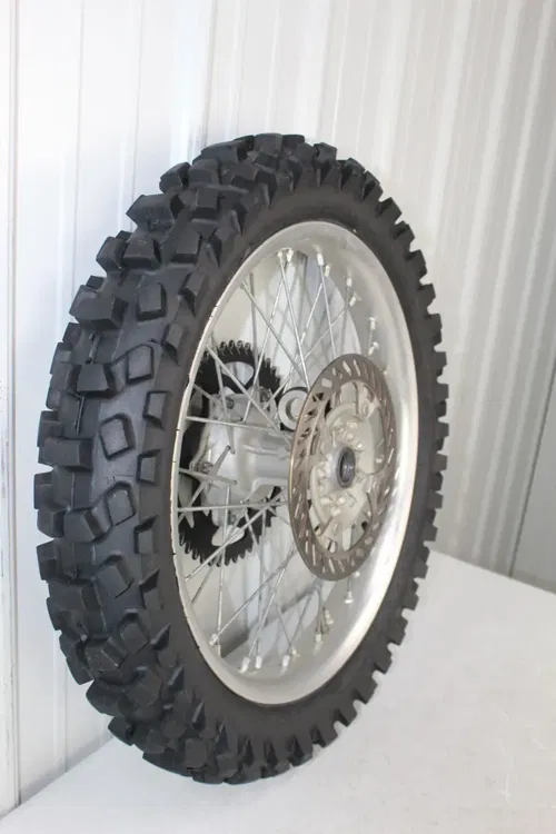 2004 - 2007 Kawasaki KX250 OEM Rear Wheel assembly KX 125 250 4/2