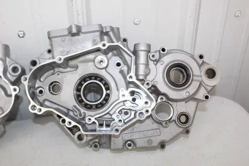 2009 Kawasaki KX450F OEM Engine Crankcase Set 14001-0135 Case Cases KX 450 9/6