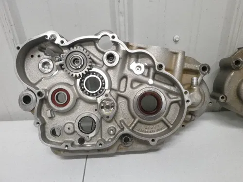 2000 KTM 520 EXC RFS OEM Crankcase set Engine case cases 59030000044 400