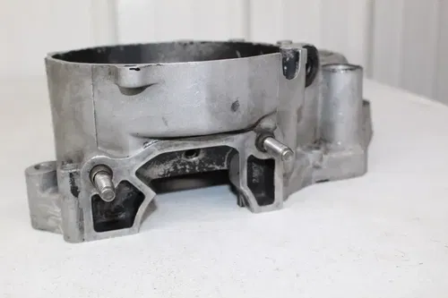 1983 - 1984 Yamaha YZ125 Right engine crank case 24X-15121-00-00 YZ 125 84/2