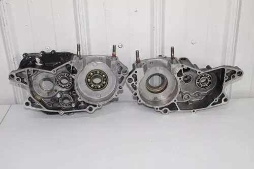 1983 Honda CR250 OEM Crankcase Set Engine Cases Case right left CR 250 83/Z1