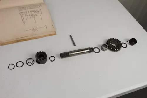 1973 CZ380 Internal Kickstarter assembly Kick starter CZ 380 400 type 981 - 4