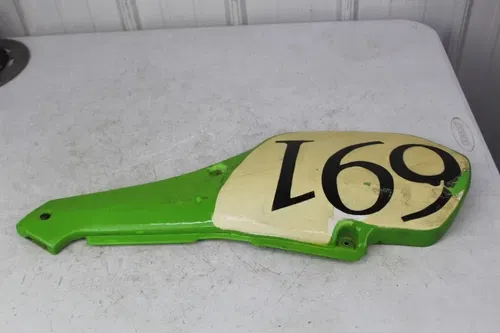 1984 1985 Kawasaki KX125 OEM Right Side Panel Cover KX 125 250 500 84/4