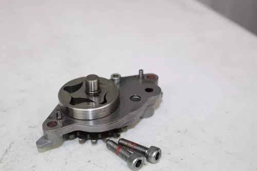 2023 - 2025 Yamaha YZ450F OEM Oil Pump assembly WR450F YZ450FX 24 25 YZ 450 23/2