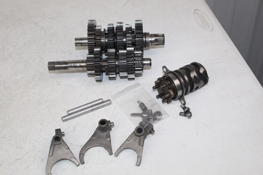 1982 - 1984 Kawasaki KX125 OEM Transmission Gears Shafts Drum Forks KX 125 84/4