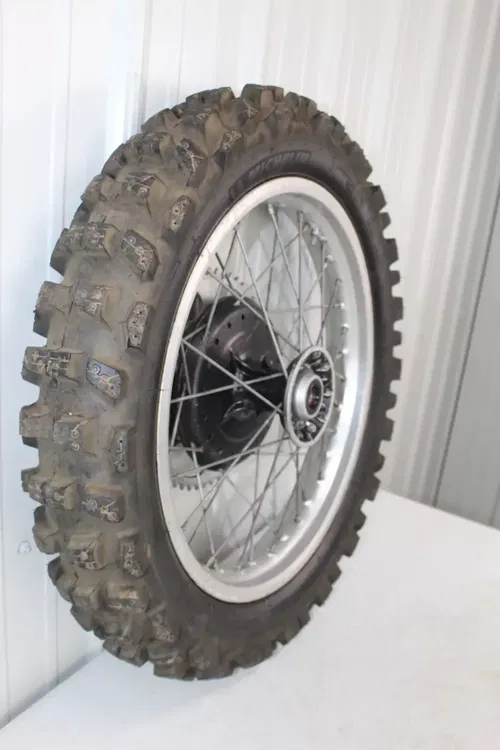 1983 Honda CR250R OEM 2.15 x 18 DID Rear wheel assembly CR250 CR 250 83/2