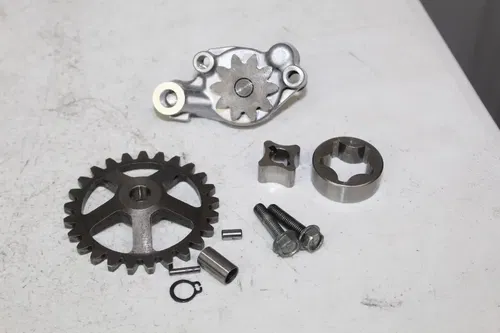 2004 2005 Kawasaki KX250F OEM Oil Pump assembly KX Suzuki RMZ 250 04 - 06