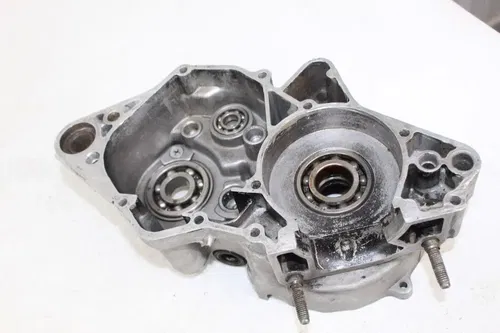 1983 - 1984 Yamaha YZ125 Right engine crank case 24X-15121-00-00 YZ 125 84/2