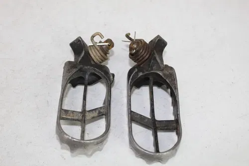 1999 - 2004 Yamaha YZ125 Footpegs Foot Pegs WR YZ 125 250 450 99 - 04