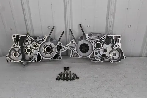 1973 1974 Suzuki RV125 OEM Engine Crankcase set case cases RV 125 74/1