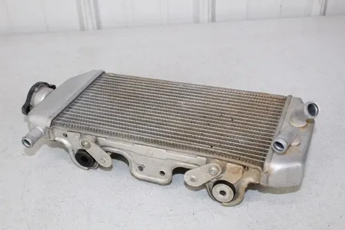 2007 - 2009 Yamaha YZ250F OEM Right Radiator YZ 250 4 stroke 7/10