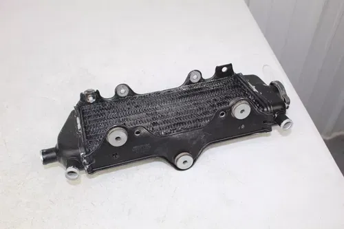 1996 - 2001 Yamaha YZ250 OEM Right Radiator 4SR-12461-10-00 YZ 250 96/3
