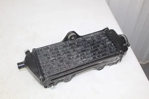 1996 - 2001 Yamaha YZ250 OEM Right Radiator 4SR-12461-10-00 YZ 250 96/3