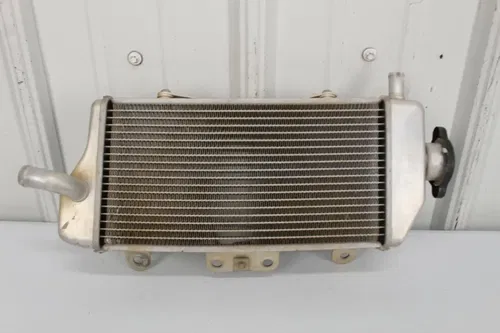 2007 - 2009 Yamaha YZ450F OEM Right Radiator 2S2-12461-70-00 YZ450 YZ 450 8/22
