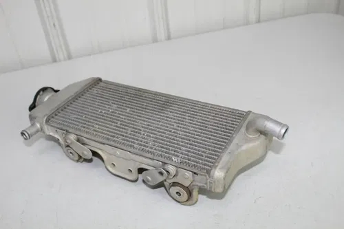 2008 Yamaha YZ450F OEM Right Radiator 2S2-12461-70-00 YZ450 YZ 450 07 - 09 #28