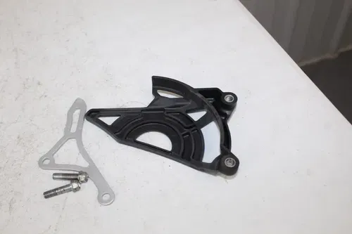 2014 - 2017 Yamaha YZ450F OEM Chain Guard Guide Case Saver YZ450 YZ 450 16/4