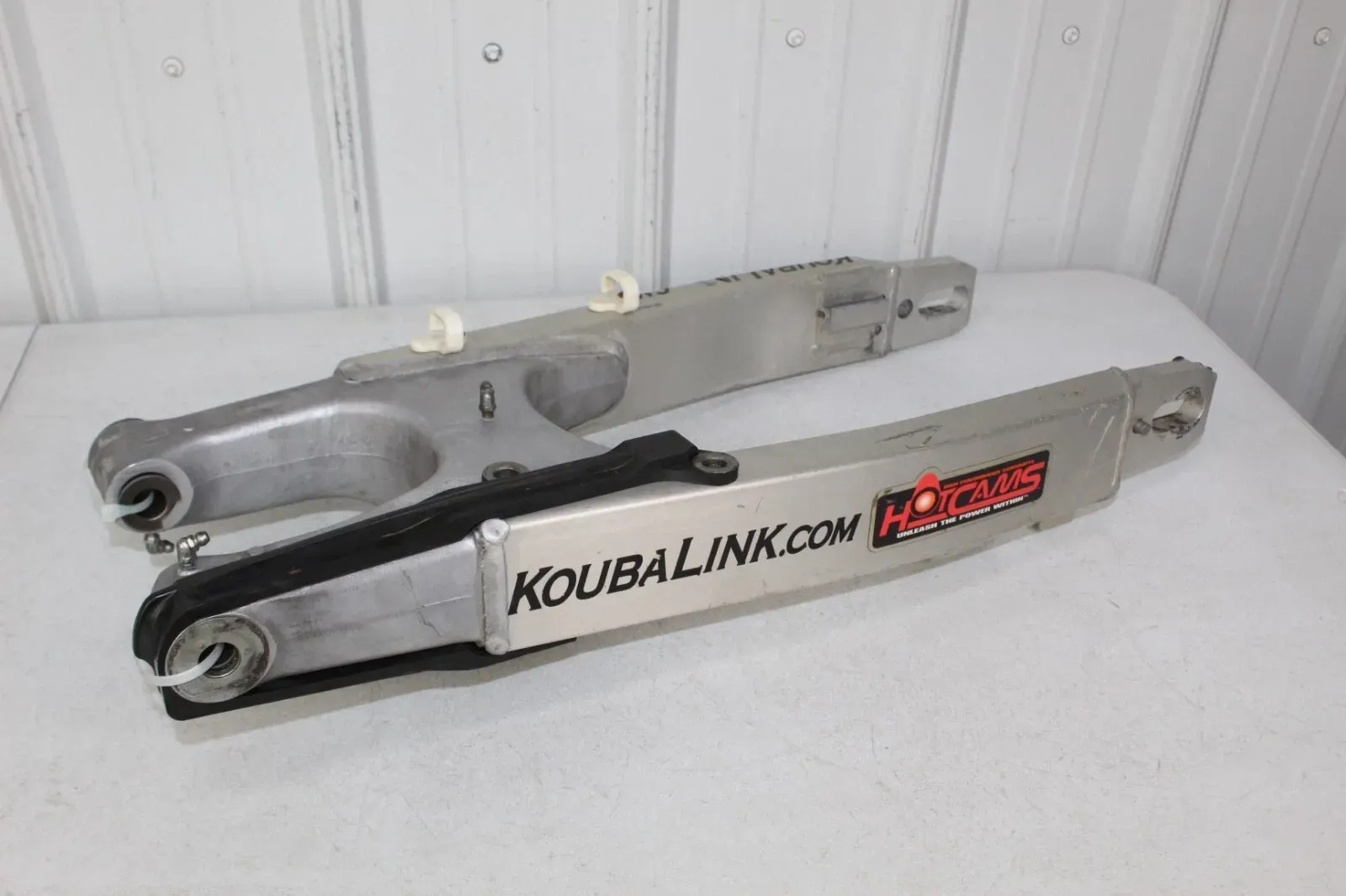 2000 - 2007 Suzuki DRZ400E Swingarm 61000-29F00 Swing Arm DRZ 400 01/Z