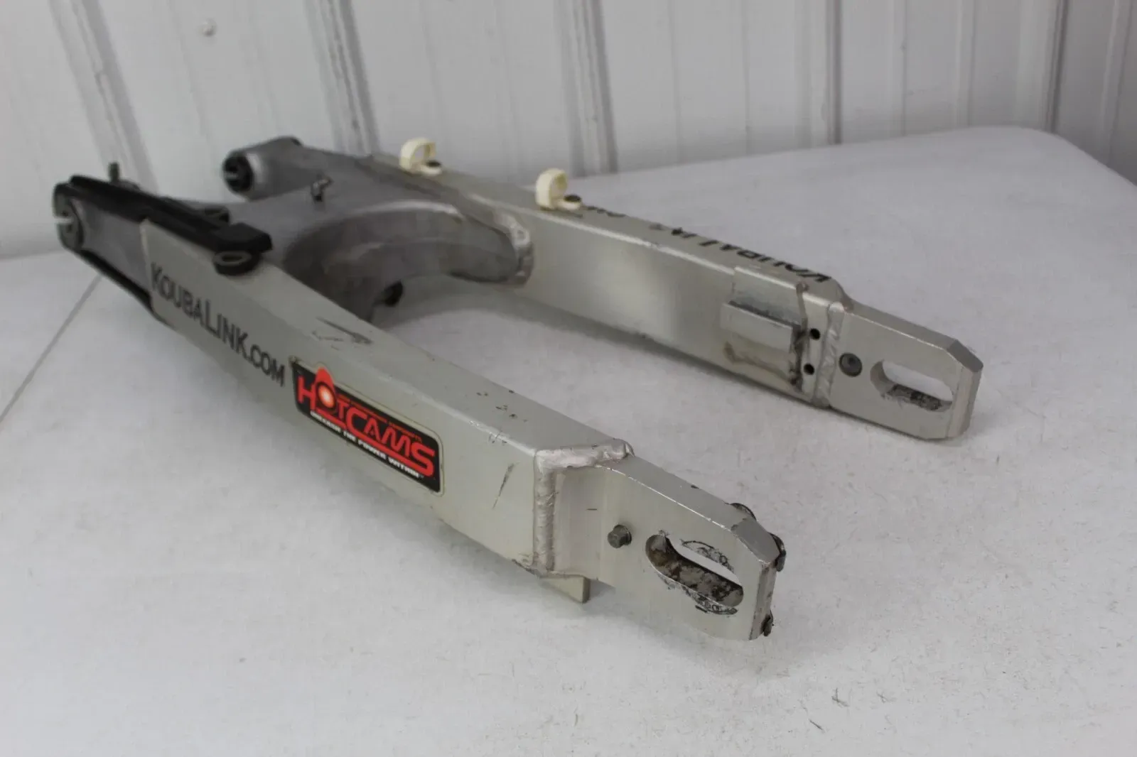 2000 - 2007 Suzuki DRZ400E Swingarm 61000-29F00 Swing Arm DRZ 400 01/Z