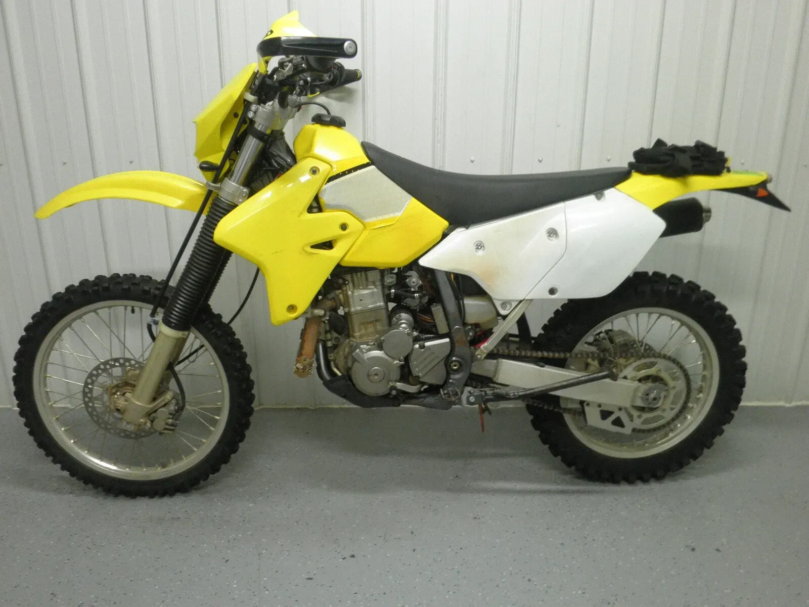 2000 - 2007 Suzuki DRZ400E OEM Swingarm assembly Swing Arm DRZ 400 02/1