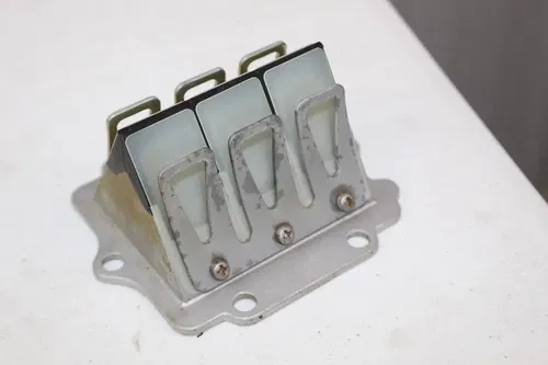 1995 - 2006 Kawasaki KDX200 OEM Reed Cage 12021-1067 Valve KDX 200 220 97 - 05