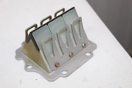 1995 - 2006 Kawasaki KDX200 OEM Reed Cage 12021-1067 Valve KDX 200 220 97 - 05