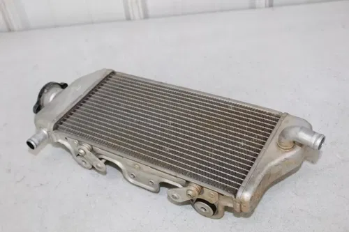 2007 - 2009 Yamaha YZ450F OEM Right Radiator 2S2-12461-70-00 YZ450 YZ 450 8/30