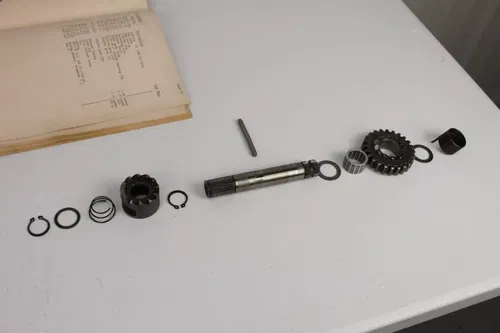1973 CZ380 Internal Kickstarter assembly Kick starter CZ 380 400 type 981 - 4