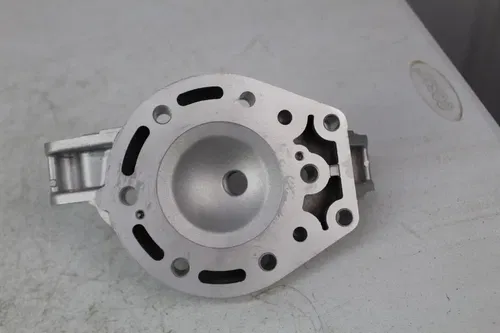 1995 - 2006 Kawasaki KDX200 OEM Cylinder Head 11001-1409 KDX 200 Nuts Dowels