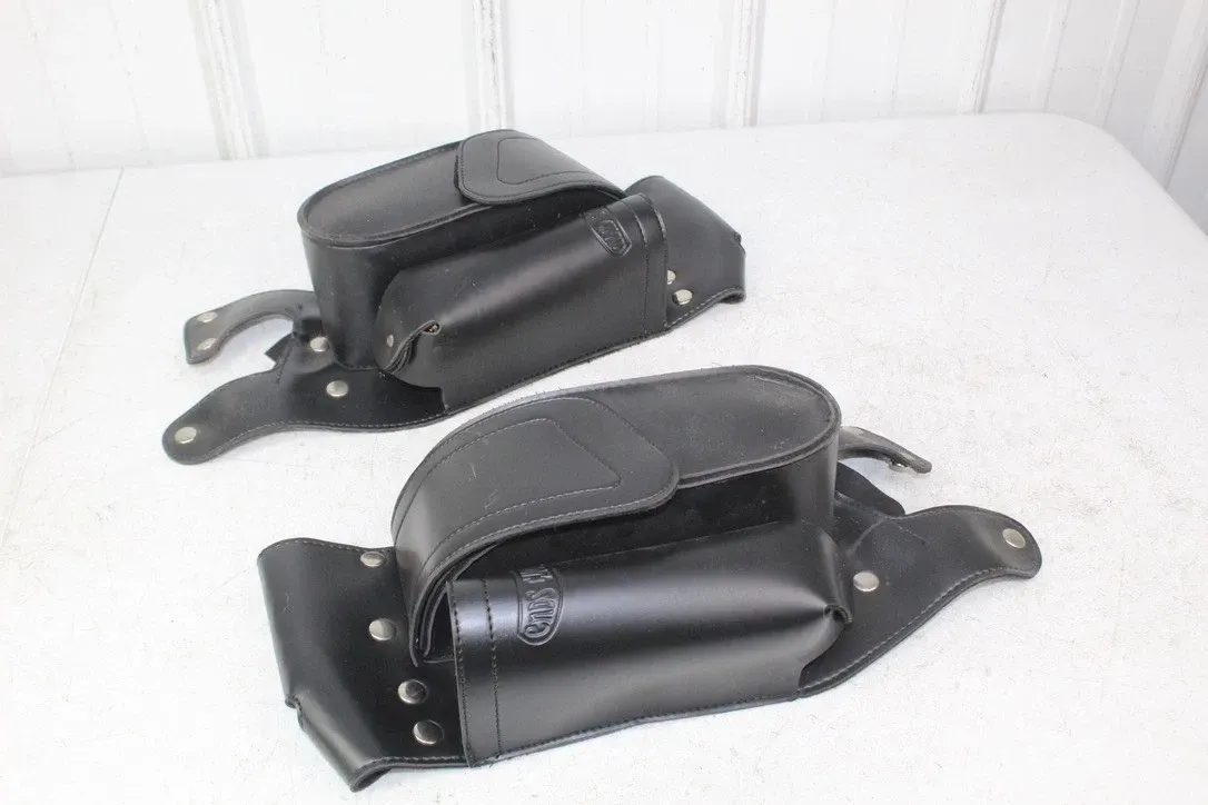 2013 Harley Davidson Electra Glide Classic Side Saddlebag Guard Cup holder set