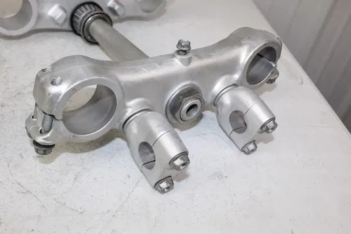1985 Honda CR125 OEM Triple Clamp set steering stem CR 125 250 500 85/Z