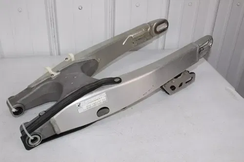 2006 - 2008 Yamaha YZ250F Swingarm 2S2-22110-70-00 Swing Arm YZ 250 F 450 7/10