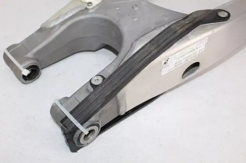 2006 - 2008 Yamaha YZ250F Swingarm 2S2-22110-70-00 Swing Arm YZ 250 F 450 7/10