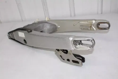 2006 - 2008 Yamaha YZ250F Swingarm 2S2-22110-70-00 Swing Arm YZ 250 F 450 7/10