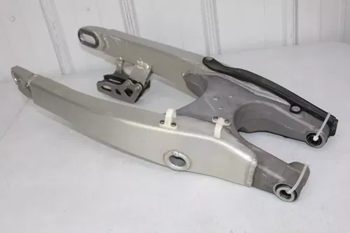 2006 - 2008 Yamaha YZ250F Swingarm 2S2-22110-70-00 Swing Arm YZ 250 F 450 7/10
