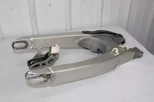 2006 - 2008 Yamaha YZ250F Swingarm 2S2-22110-70-00 Swing Arm YZ 250 F 450 7/10