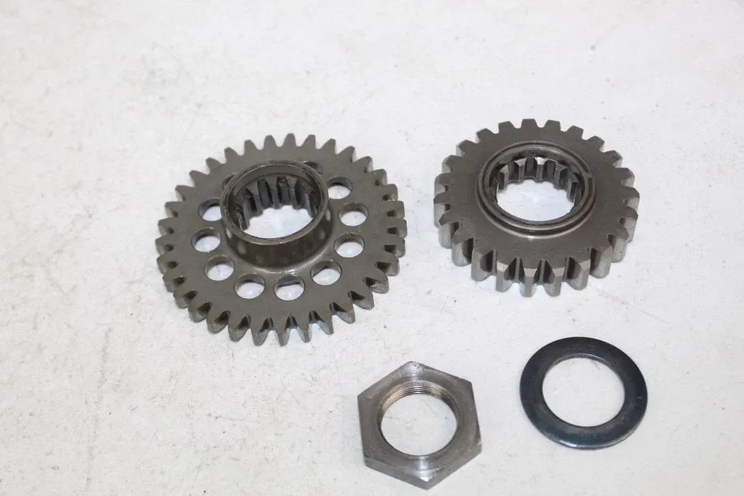 2010 - 2013 Yamaha YZ450F OEM Primary Drive Gear 2S2-16111-60-00 Nut YZ 450 13/4