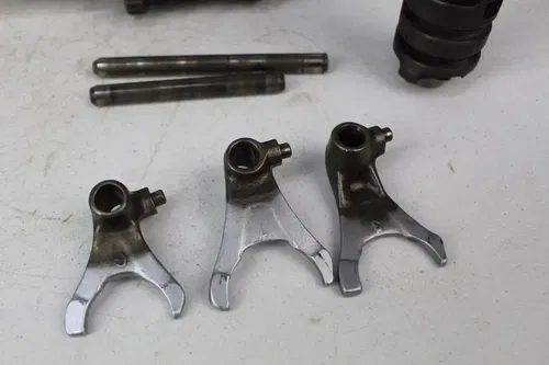 1985 - 2000 Yamaha XT350 Transmission Shafts Gears Forks Drum XT 350 87/Z