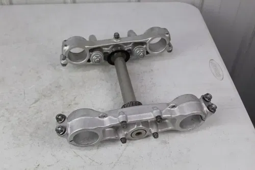 1985 Honda CR125 OEM Triple Clamp set steering stem CR 125 250 500 85/Z