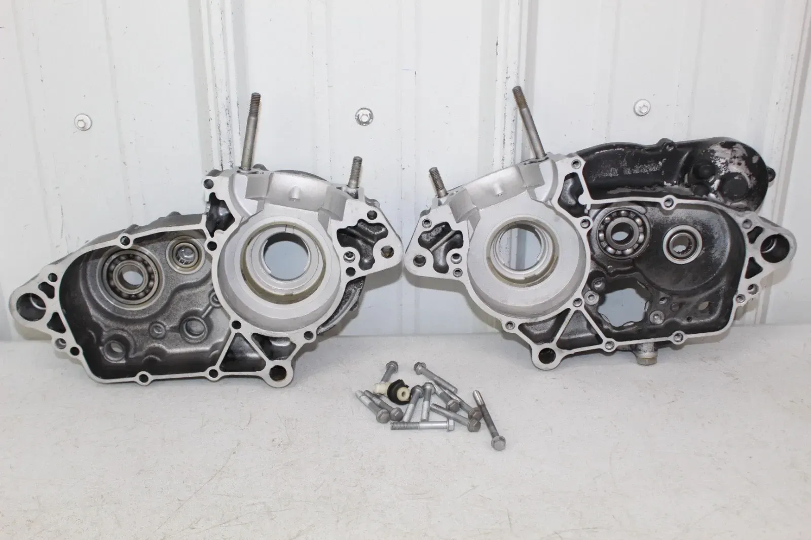 1984 Kawasaki KX125 Engine Motor Crankcase Set 14001-5160 case cases KX 125 84/4