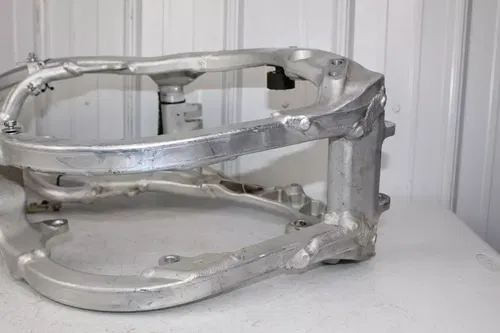 2008 Honda CRF450R OEM Frame 50010-MEN-A10 Chassis CRF450 CRF 450 8/11