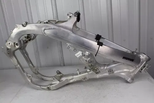 2008 Honda CRF450R OEM Frame 50010-MEN-A10 Chassis CRF450 CRF 450 8/11