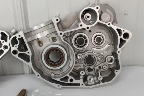 2006 KTM 250 SXF Crankcases 77030000044 Engine Cases Right Left Case 06/6