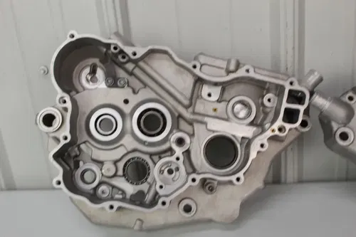 2006 KTM 250 SXF Crankcases 77030000044 Engine Cases Right Left Case 06/6