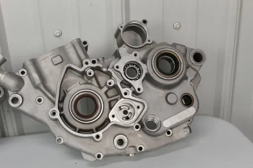2006 KTM 250 SXF Crankcases 77030000044 Engine Cases Right Left Case 06/6